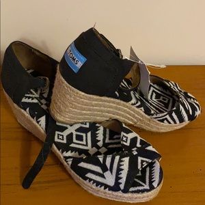 Toms sandals